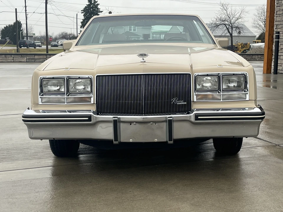 1985 Buick Riviera 4th-7th Gen - Image 15 of 31