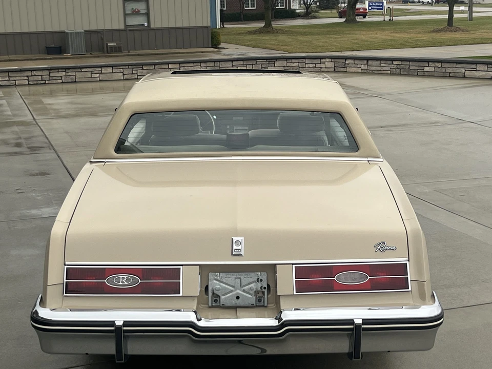 1985 Buick Riviera 4th-7th Gen - Image 18 of 31