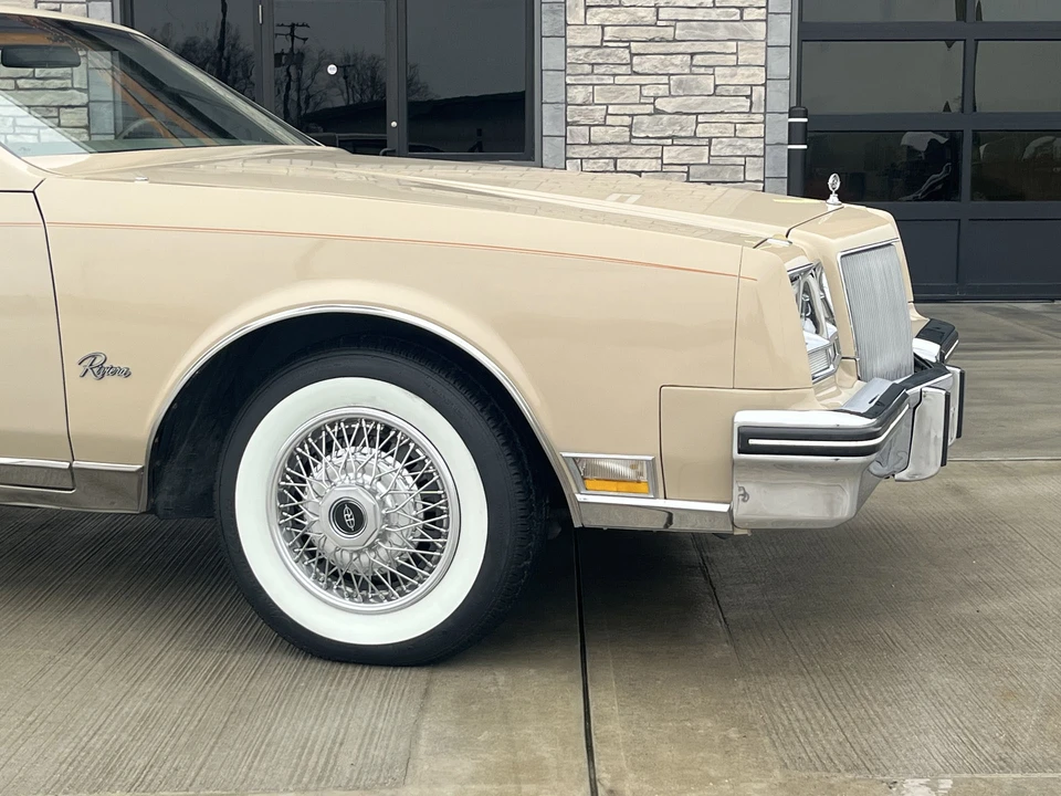 1985 Buick Riviera 4th-7th Gen - Image 25 of 31