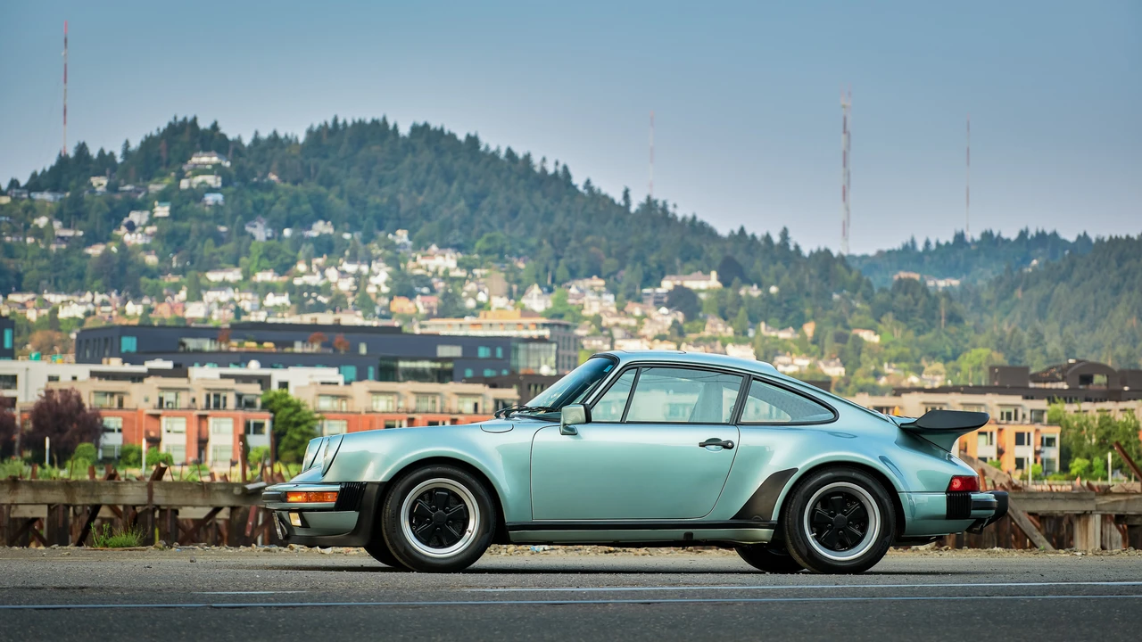 1985 Porsche 911 Carrera 3.2 - Image 12 of 31