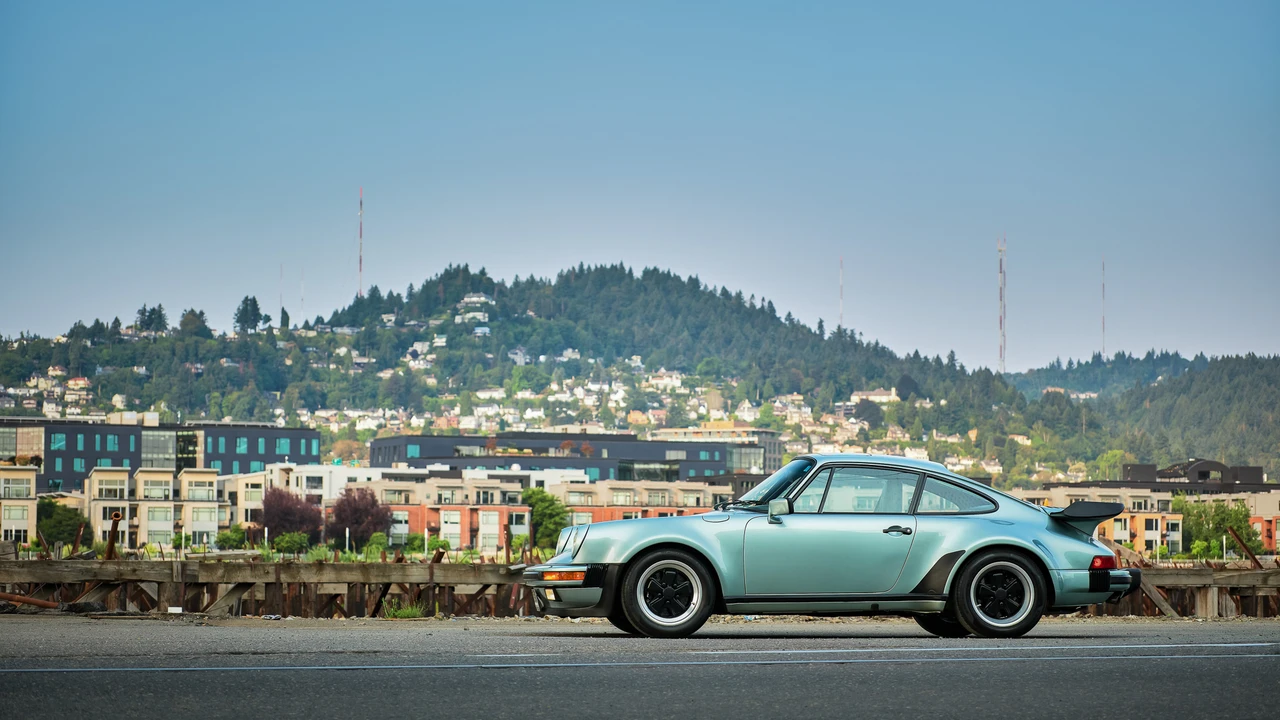 1985 Porsche 911 Carrera 3.2 - Image 13 of 31