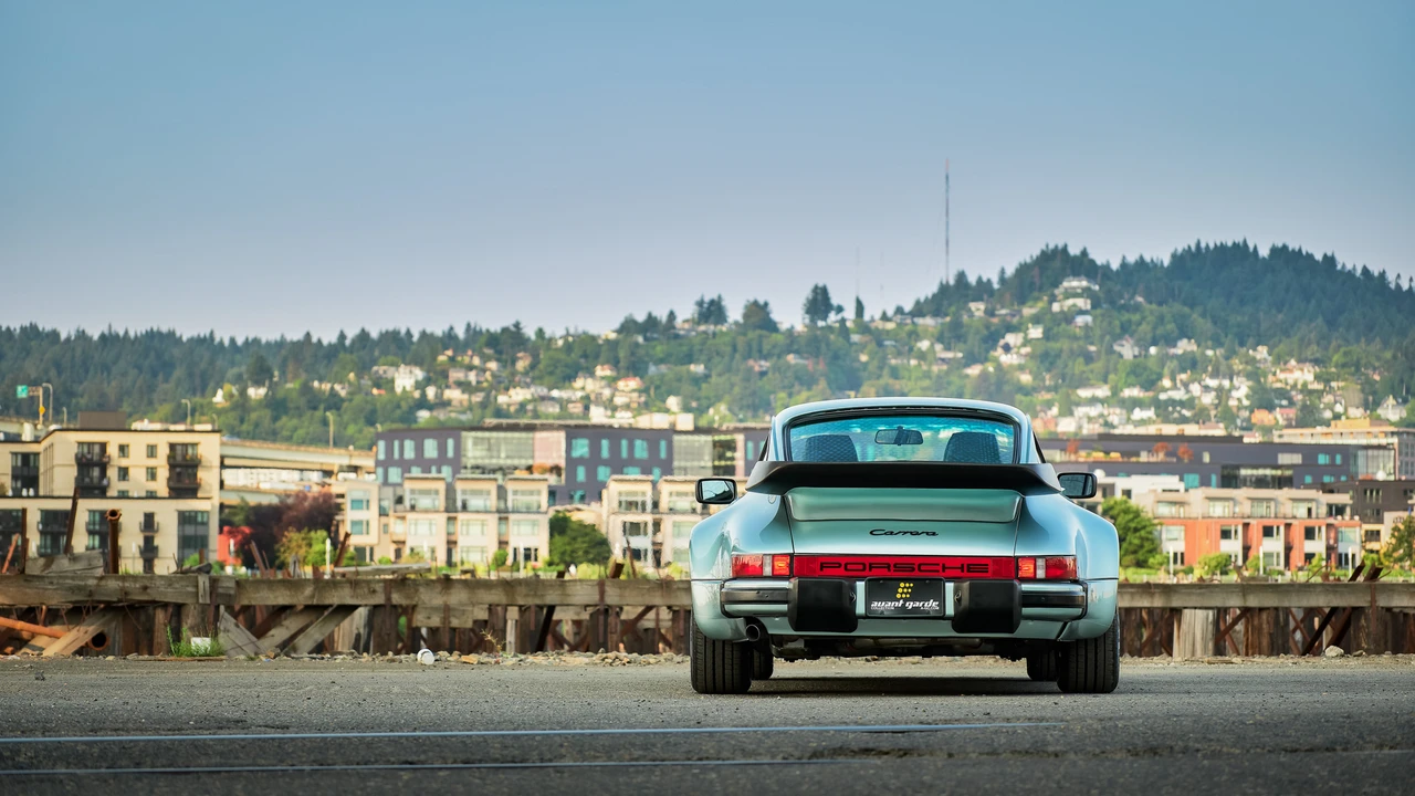 1985 Porsche 911 Carrera 3.2 - Image 14 of 31