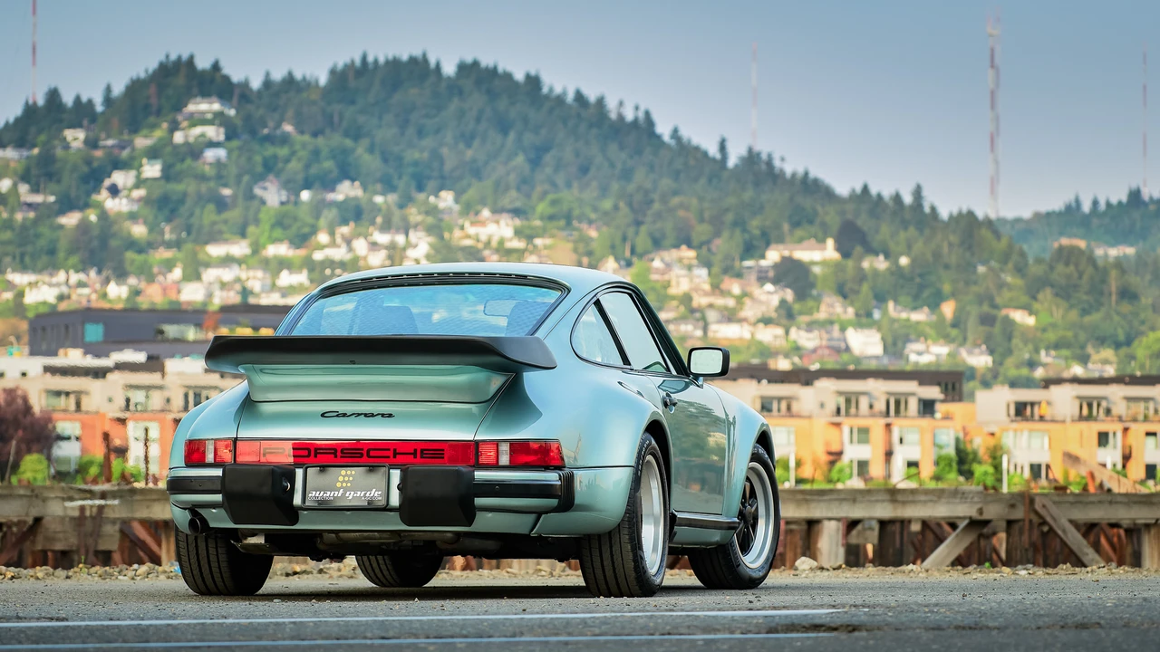 1985 Porsche 911 Carrera 3.2 - Image 16 of 31