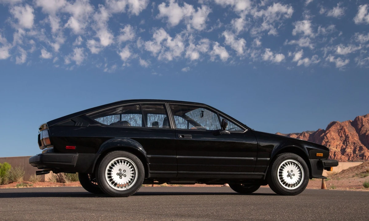 1986 Alfa Romeo Alfetta GT - Image 11 of 31