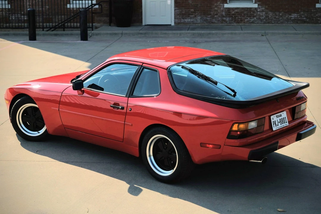 1986 Porsche 944 - Image 11 of 31
