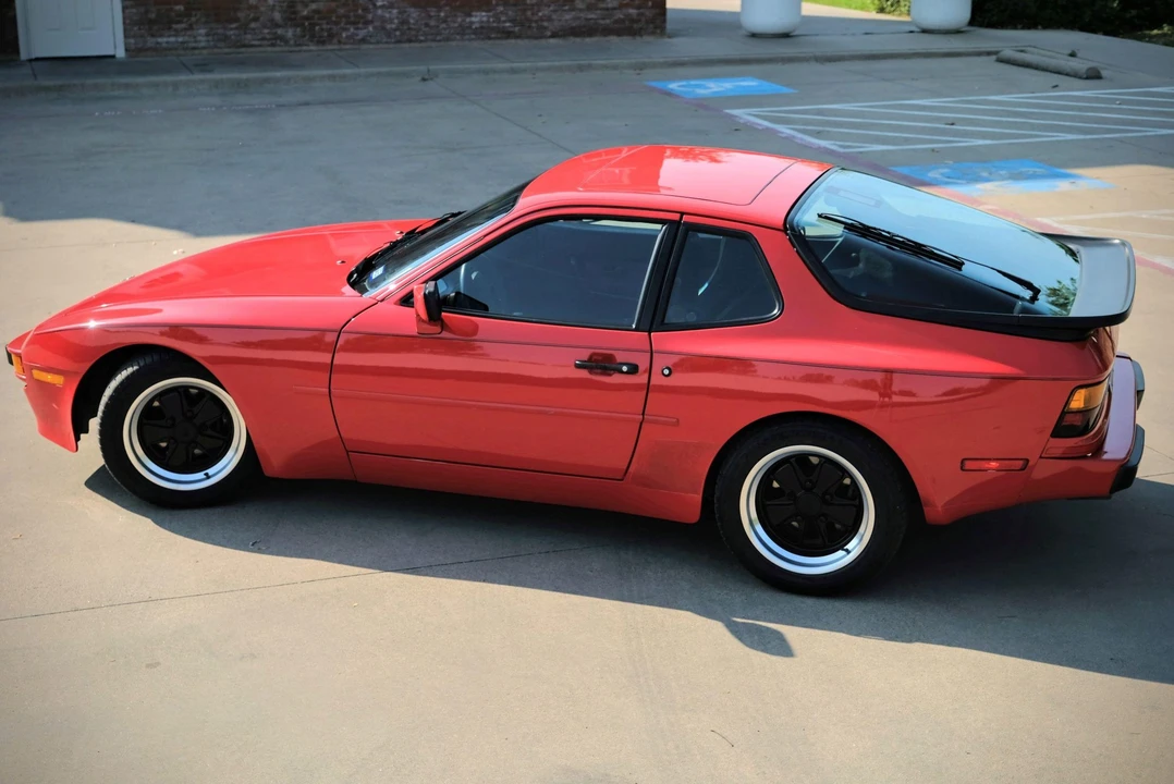 1986 Porsche 944 - Image 9 of 31