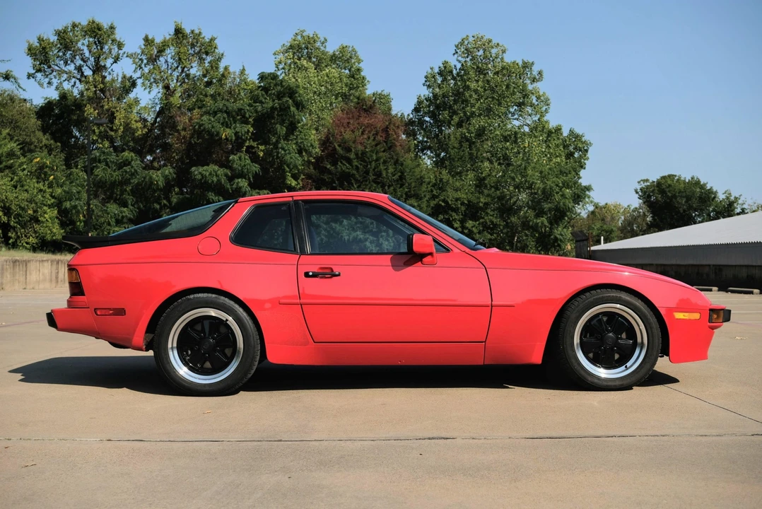 1986 Porsche 944 - Image 21 of 31