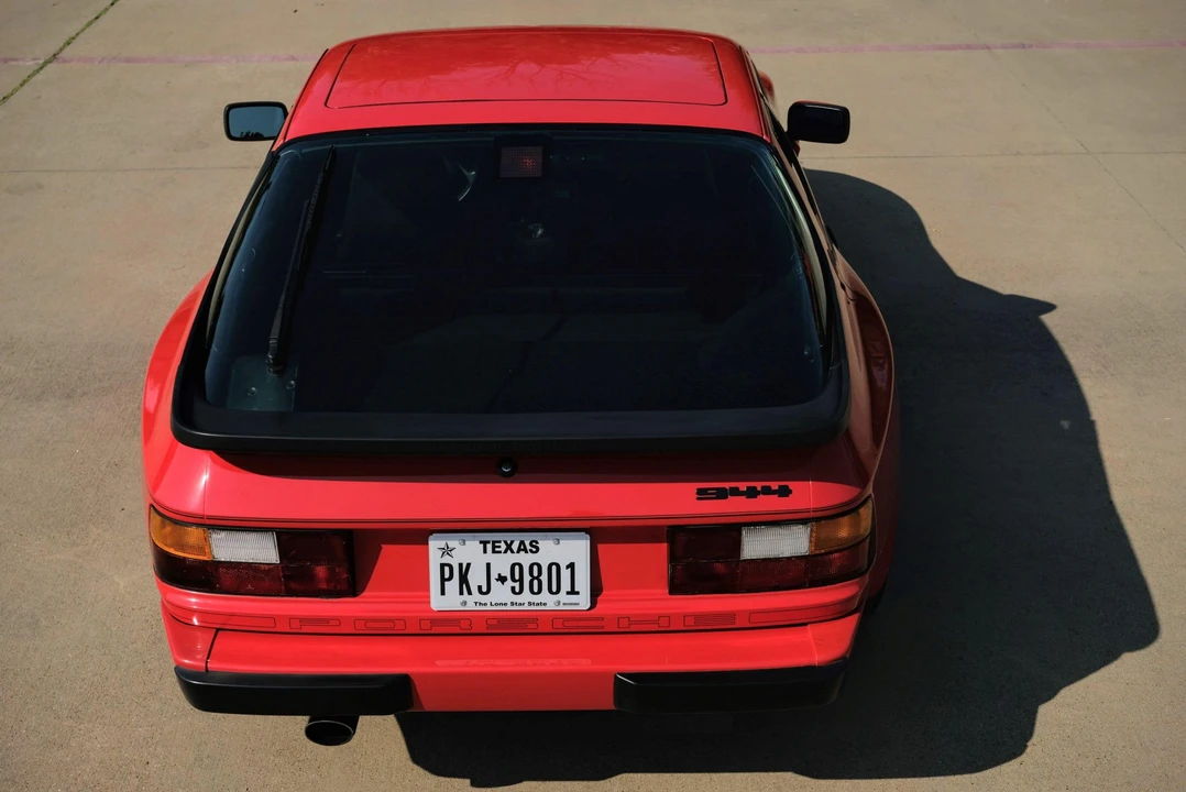 1986 Porsche 944 - Image 14 of 31