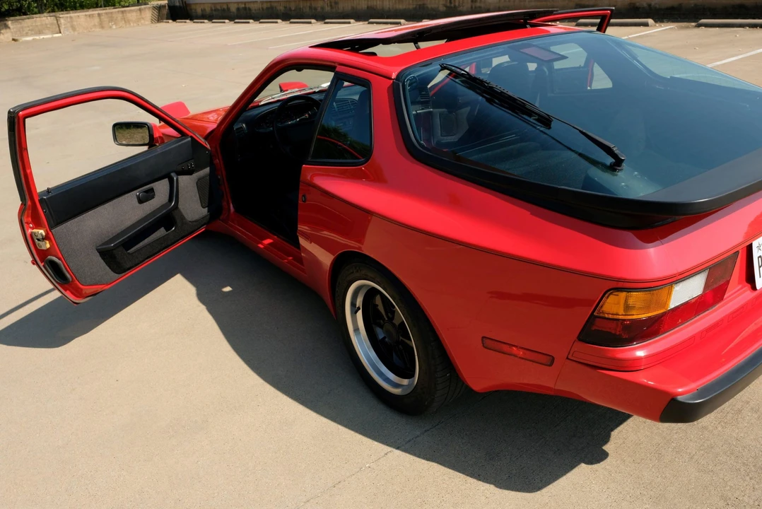 1986 Porsche 944 - Image 29 of 31