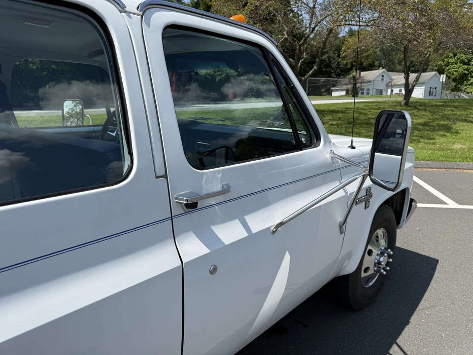 1988 Chevrolet C/K 4th Gen - Image 24 of 31