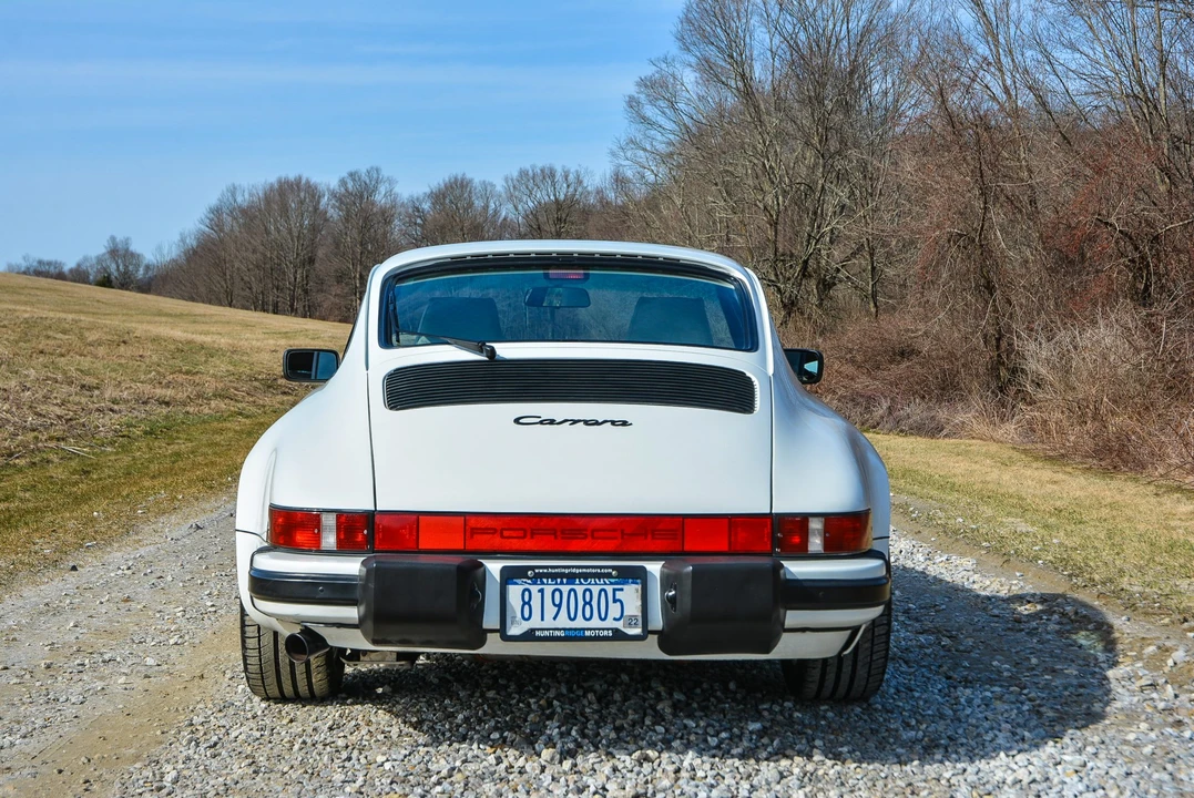 1988 Porsche 911 Carrera 3.2 - Image 23 of 31