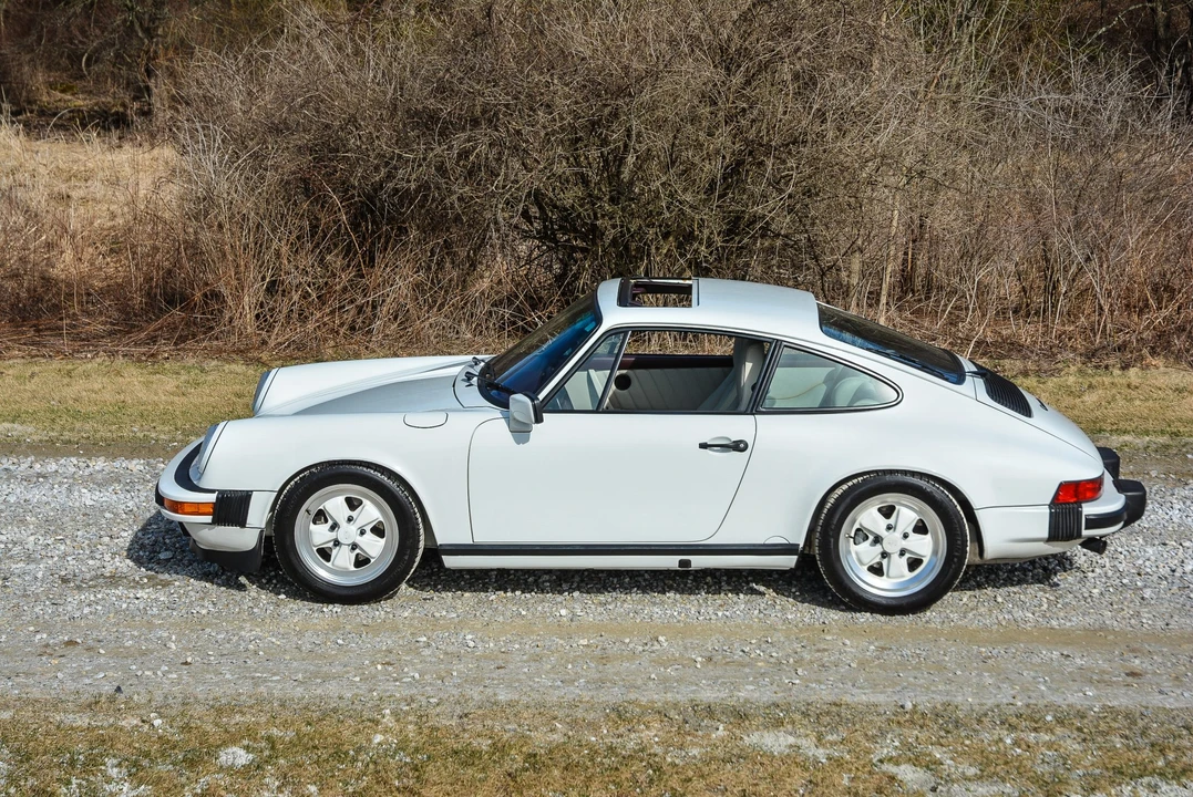 1988 Porsche 911 Carrera 3.2 - Image 11 of 31