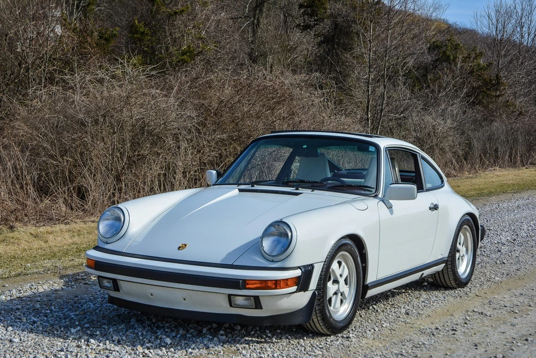 1988 Porsche 911 Carrera 3.2 - Image 3 of 31