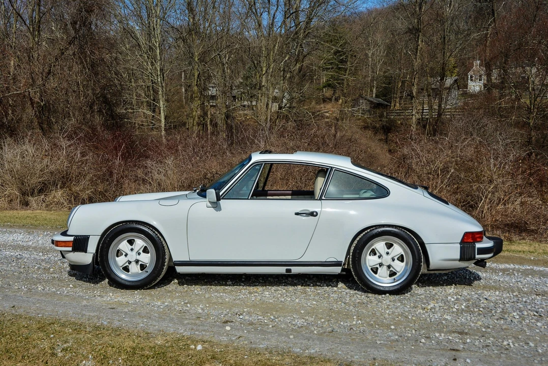 1988 Porsche 911 Carrera 3.2 - Image 10 of 31