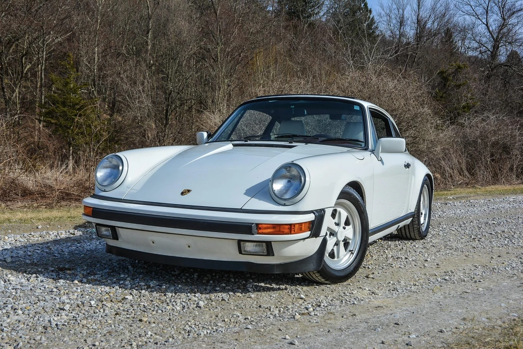 1988 Porsche 911 Carrera 3.2 - Image 5 of 31