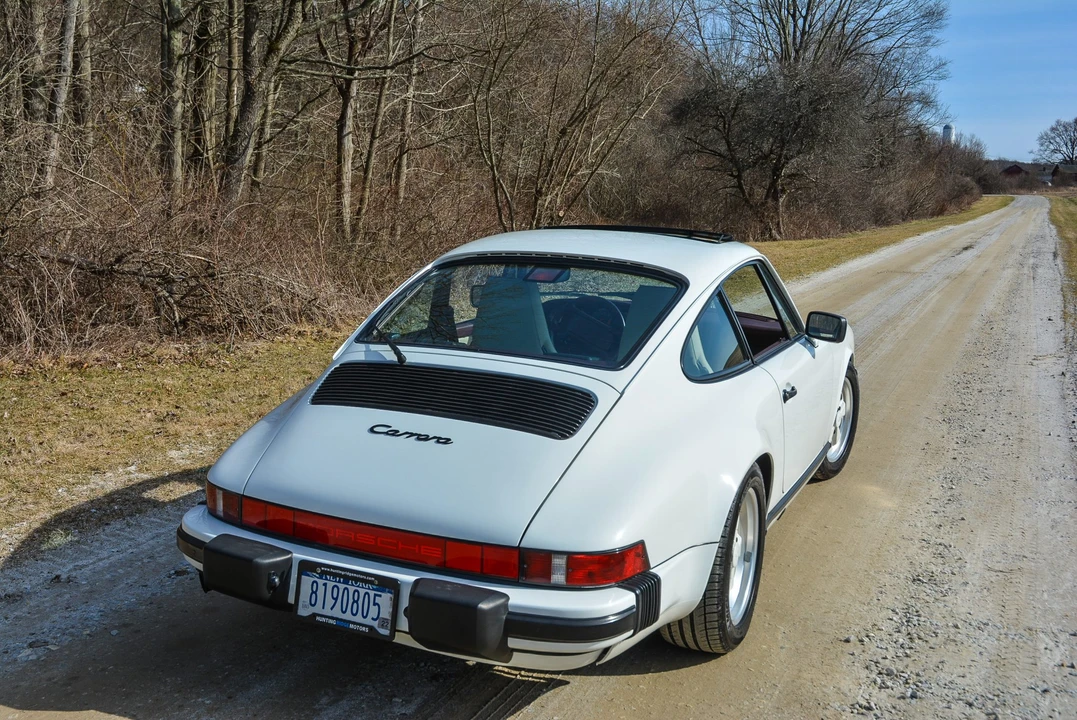 1988 Porsche 911 Carrera 3.2 - Image 29 of 31
