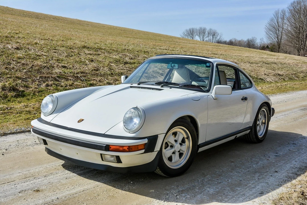 1988 Porsche 911 Carrera 3.2 - Image 7 of 31