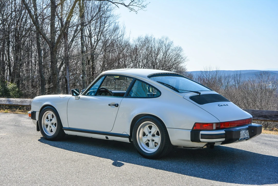 1988 Porsche 911 Carrera 3.2 - Image 17 of 31