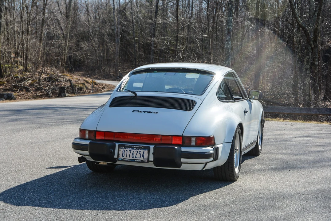 1988 Porsche 911 Carrera 3.2 - Image 26 of 31