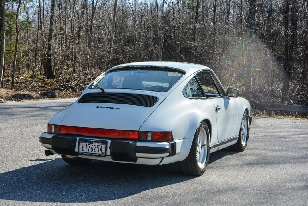 1988 Porsche 911 Carrera 3.2 - Image 27 of 31