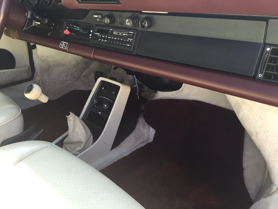 1988 Porsche 911 Carrera 3.2 - Image 28 of 31