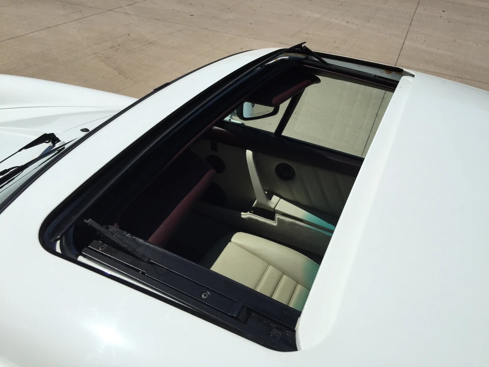 1988 Porsche 911 Carrera 3.2 - Image 19 of 31