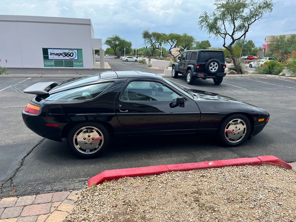 1988 Porsche 928 S4 - Image 7 of 31