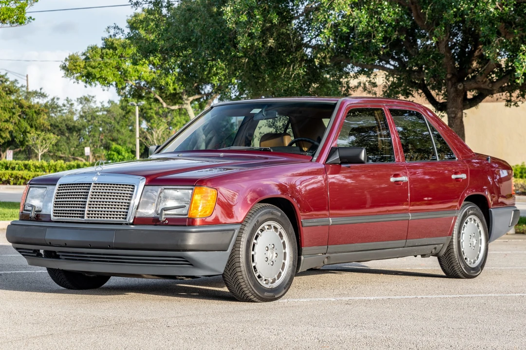 1989 Mercedes-Benz W124 E-Class - Image 2 of 31