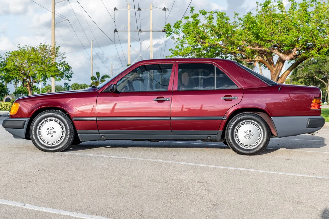 1989 Mercedes-Benz W124 E-Class - Image 3 of 31