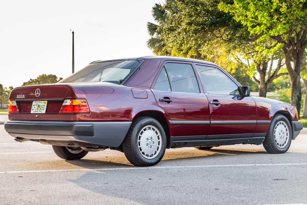 1989 Mercedes-Benz W124 E-Class - Image 7 of 31