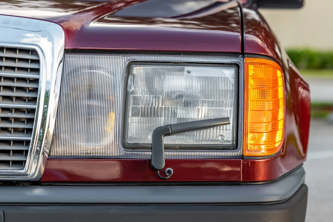 1989 Mercedes-Benz W124 E-Class - Image 17 of 31