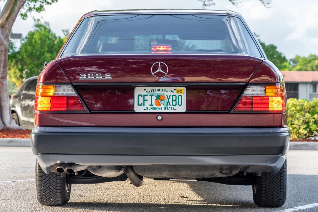 1989 Mercedes-Benz W124 E-Class - Image 6 of 31