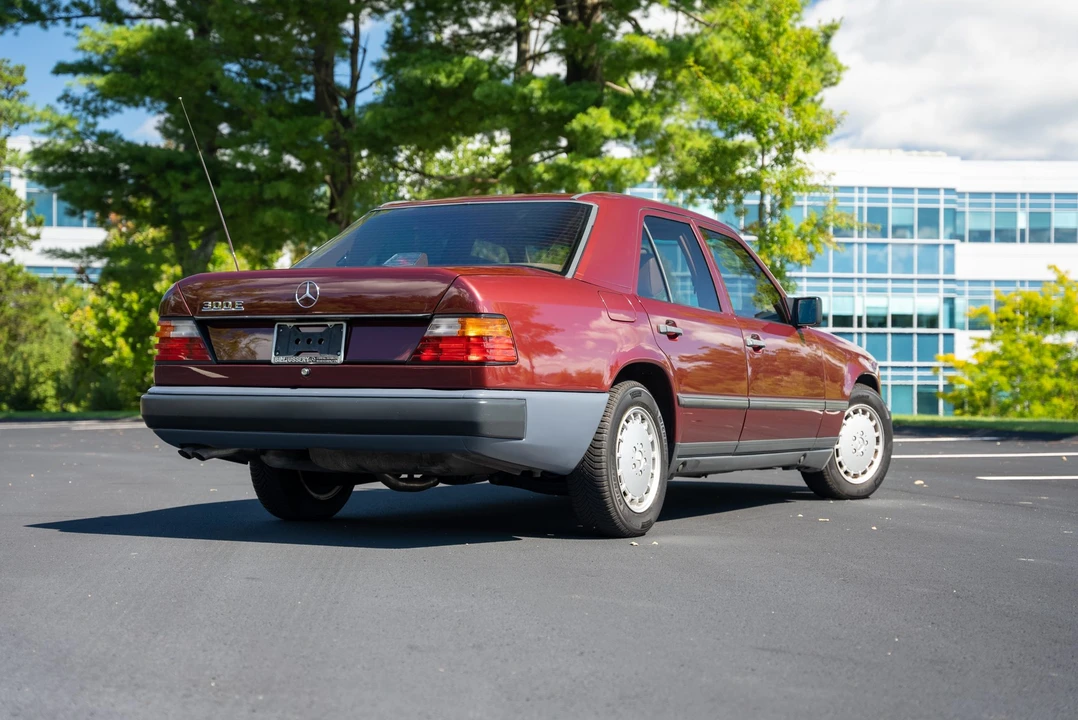 1989 Mercedes-Benz W124 E-Class - Image 14 of 31