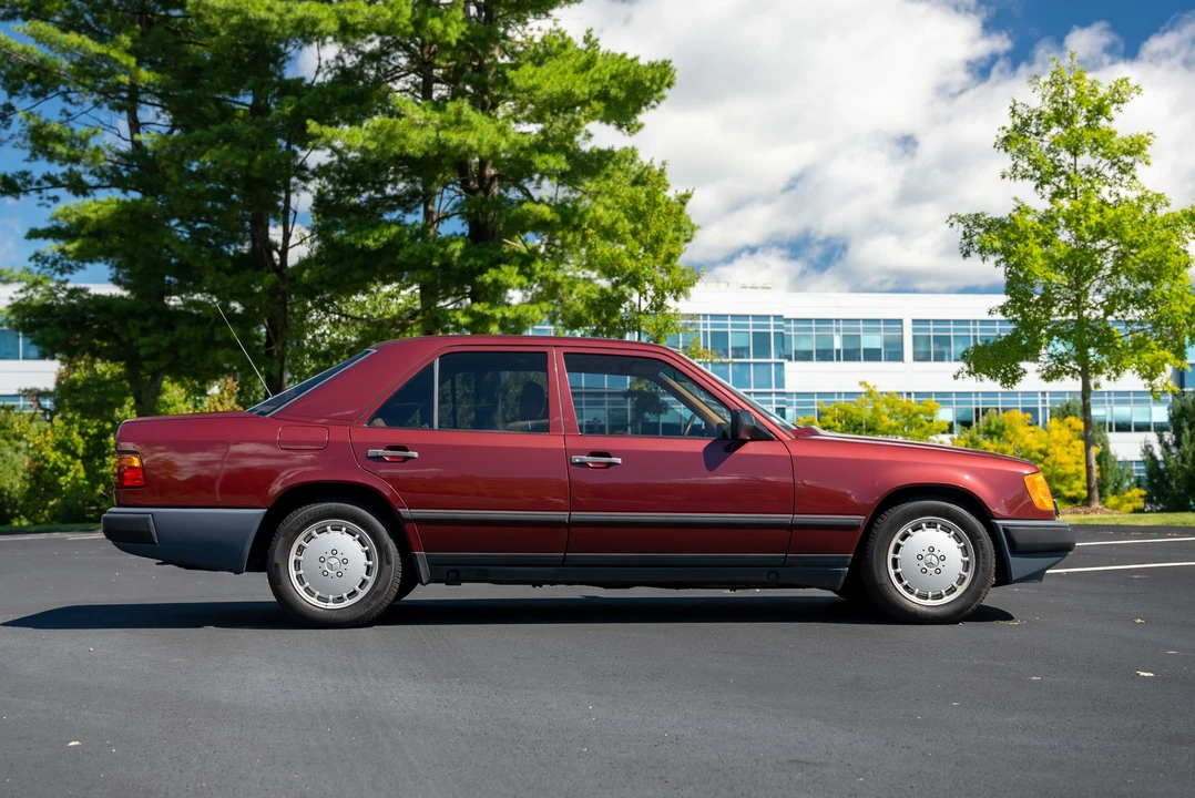 1989 Mercedes-Benz W124 E-Class - Image 12 of 31
