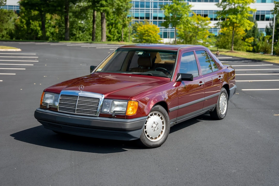 1989 Mercedes-Benz W124 E-Class - Image 2 of 31