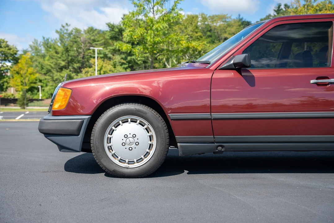 1989 Mercedes-Benz W124 E-Class - Image 24 of 31