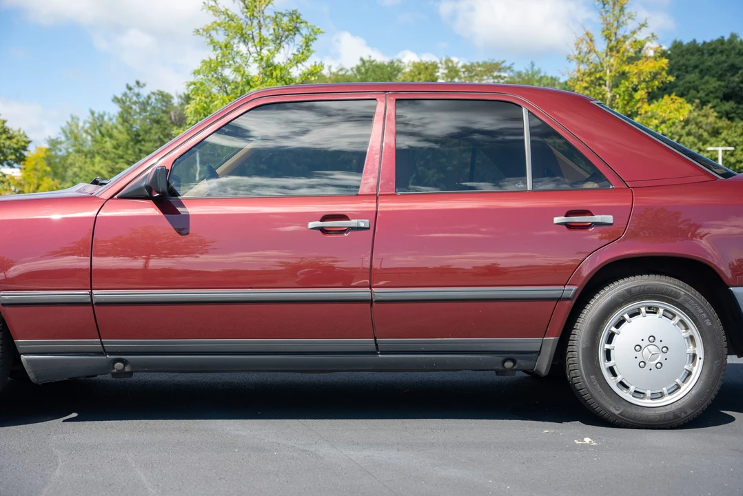 1989 Mercedes-Benz W124 E-Class - Image 25 of 31