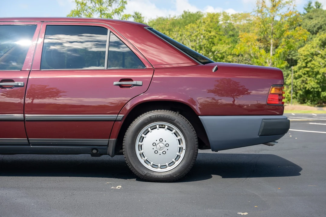 1989 Mercedes-Benz W124 E-Class - Image 26 of 31