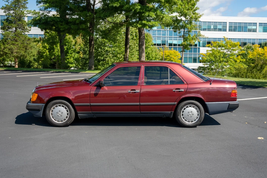 1989 Mercedes-Benz W124 E-Class - Image 21 of 31