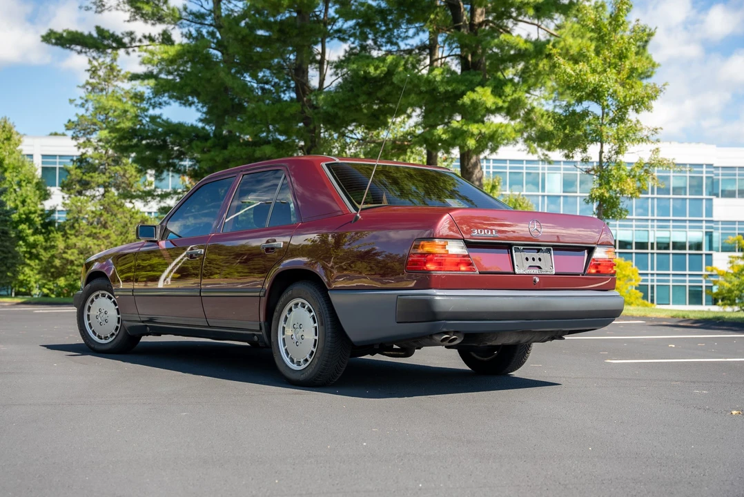 1989 Mercedes-Benz W124 E-Class - Image 20 of 31