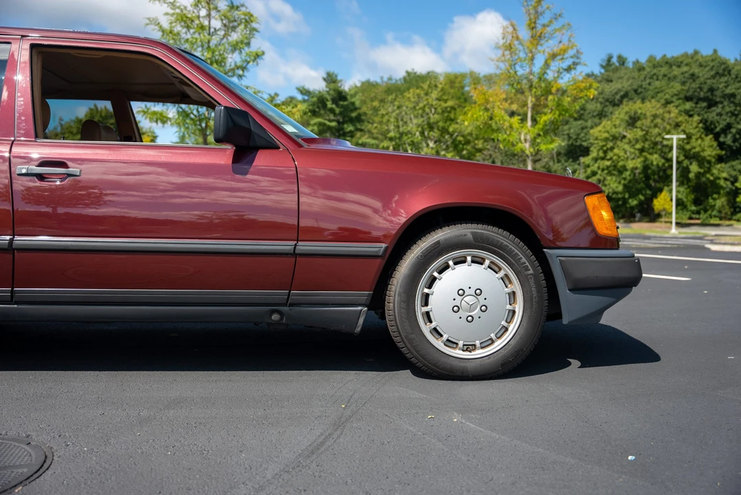 1989 Mercedes-Benz W124 E-Class - Image 29 of 31
