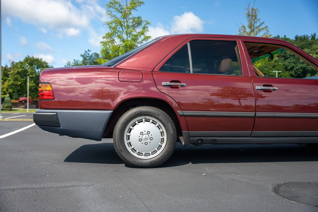 1989 Mercedes-Benz W124 E-Class - Image 27 of 31