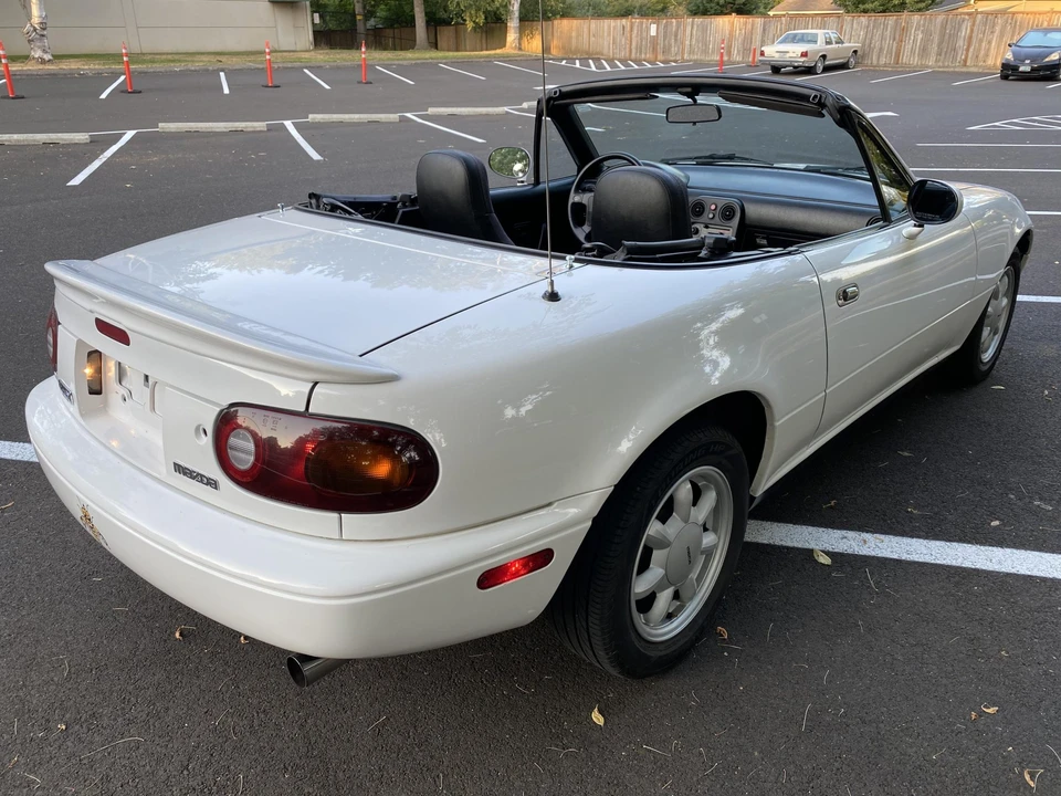 1990 Mazda NA MX-5 Miata - Image 13 of 31