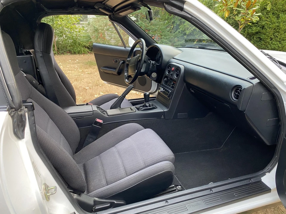 1990 Mazda NA MX-5 Miata - Image 27 of 31
