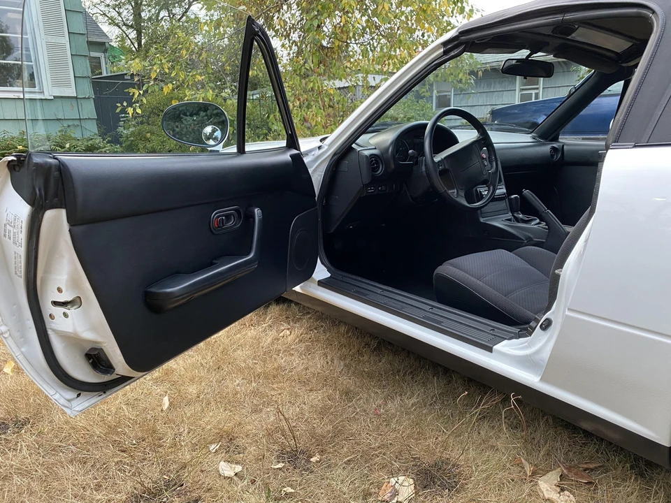 1990 Mazda NA MX-5 Miata - Image 25 of 31
