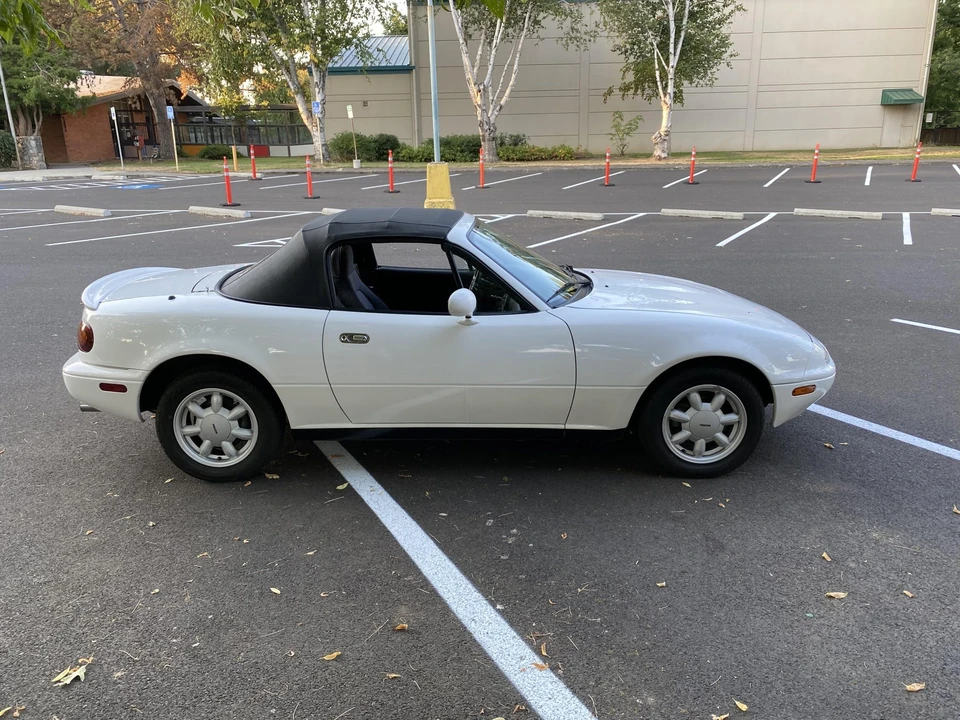 1990 Mazda NA MX-5 Miata - Image 5 of 31