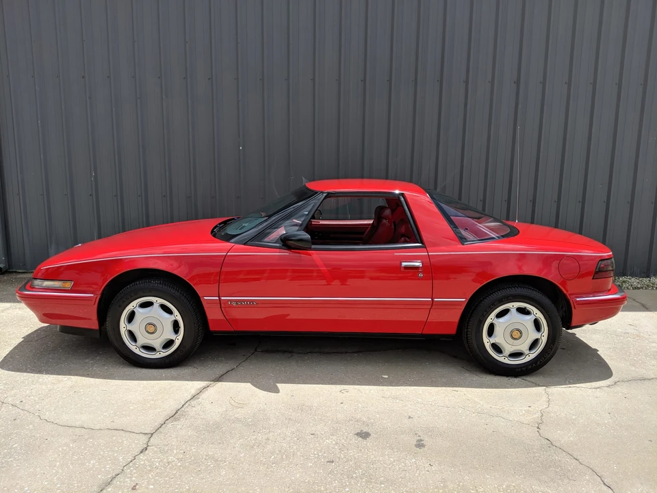 1991 Buick Reatta - Image 19 of 31