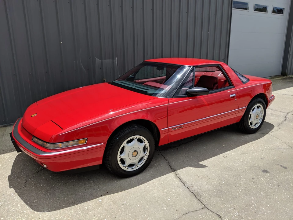 1991 Buick Reatta - Image 2 of 31