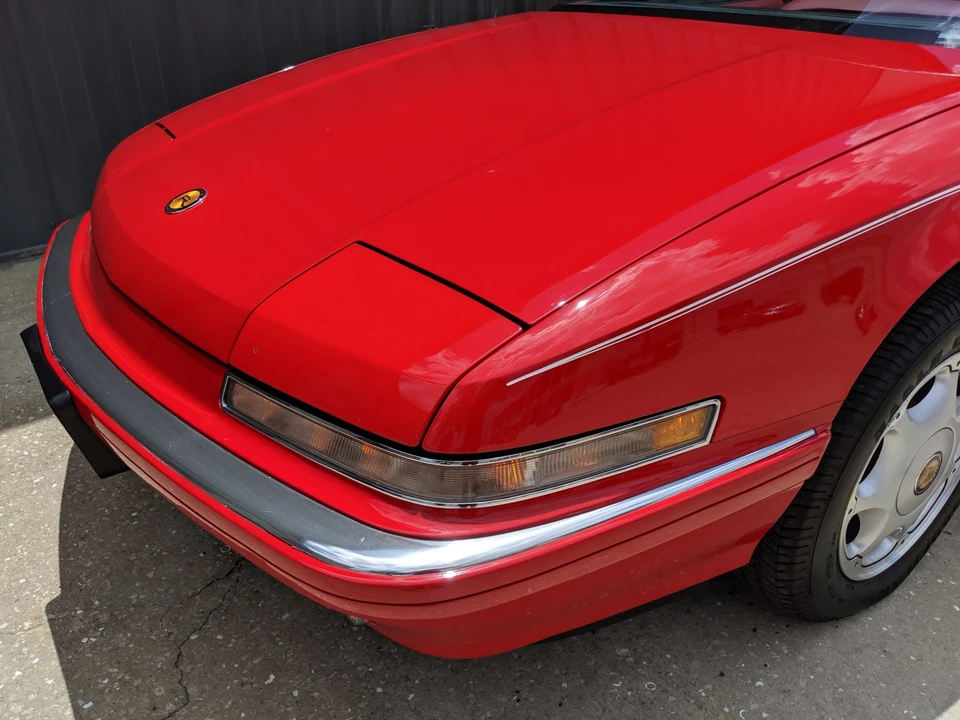 1991 Buick Reatta - Image 25 of 31