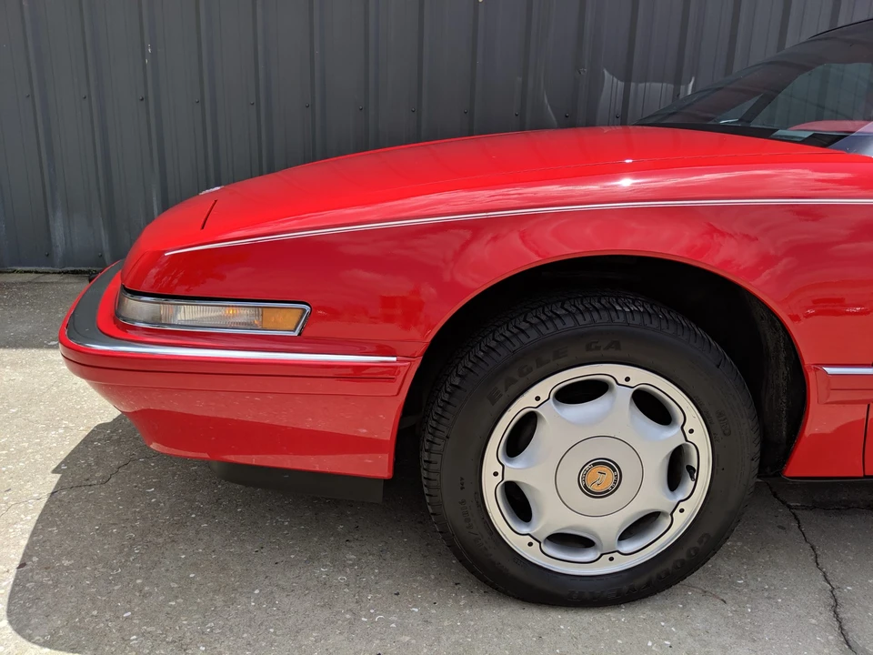 1991 Buick Reatta - Image 26 of 31
